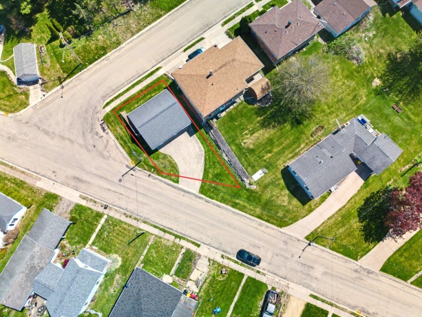 201 Main, ELIZABETH, Illinois 61028, 4 Bedrooms Bedrooms, ,2 BathroomsBathrooms,House,For Sale,Main,202602462