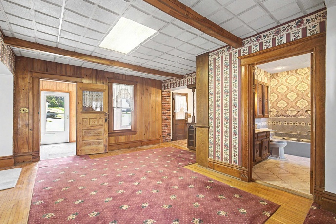 201 Main, ELIZABETH, Illinois 61028, 4 Bedrooms Bedrooms, ,2 BathroomsBathrooms,House,For Sale,Main,202602462