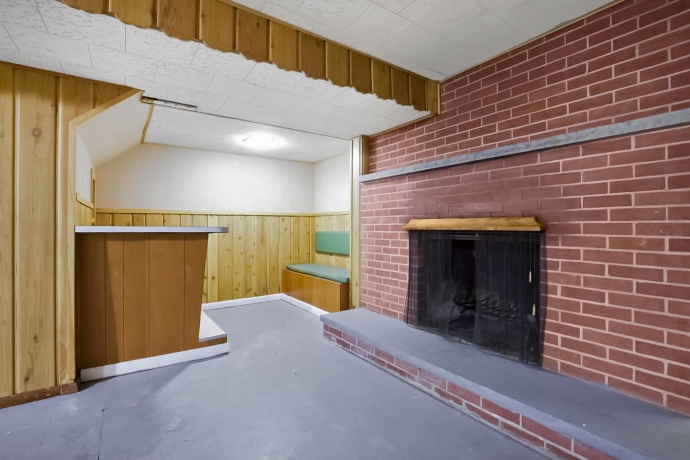 1303 Roncevalles, ROCKFORD, Illinois 61107, 3 Bedrooms Bedrooms, ,2 BathroomsBathrooms,House,For Sale,Roncevalles,202602465