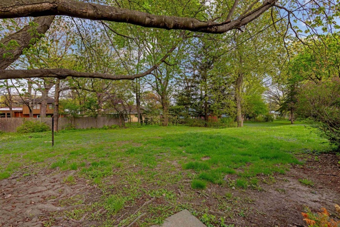 1303 Roncevalles, ROCKFORD, Illinois 61107, 3 Bedrooms Bedrooms, ,2 BathroomsBathrooms,House,For Sale,Roncevalles,202602465