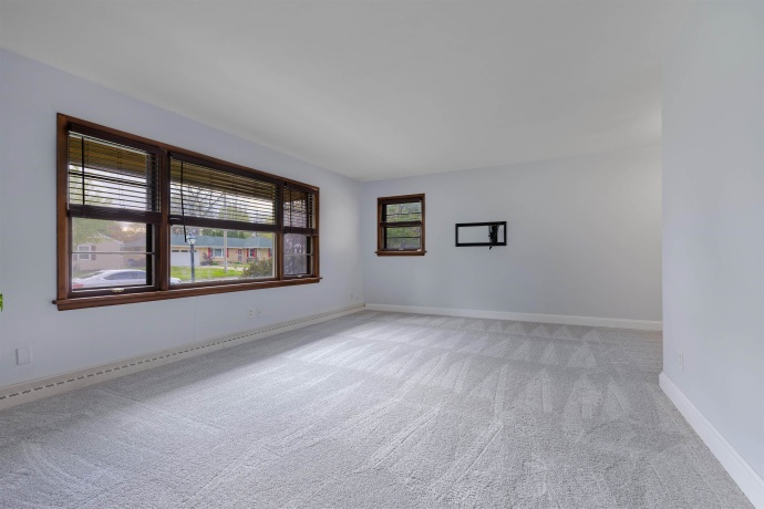 1303 Roncevalles, ROCKFORD, Illinois 61107, 3 Bedrooms Bedrooms, ,2 BathroomsBathrooms,House,For Sale,Roncevalles,202602465