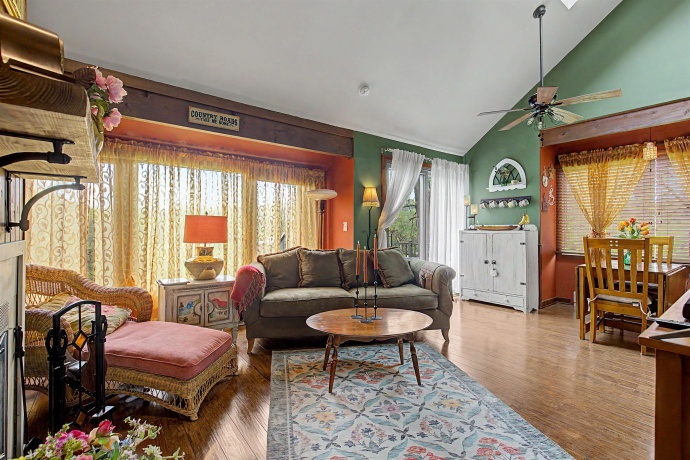 12 Cedar Bluff, GALENA, Illinois 61036, 2 Bedrooms Bedrooms, ,2 BathroomsBathrooms,Condominium,For Sale,Cedar Bluff,202602467