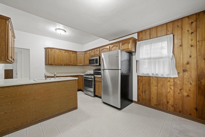 2229 Broadway, ROCKFORD, Illinois 61104, 4 Bedrooms Bedrooms, ,2 BathroomsBathrooms,House,For Sale,Broadway,202602468