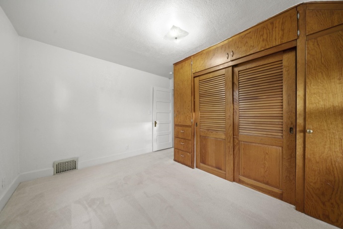 2229 Broadway, ROCKFORD, Illinois 61104, 4 Bedrooms Bedrooms, ,2 BathroomsBathrooms,House,For Sale,Broadway,202602468
