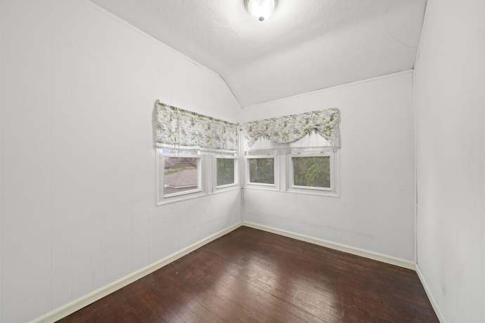 2229 Broadway, ROCKFORD, Illinois 61104, 4 Bedrooms Bedrooms, ,2 BathroomsBathrooms,House,For Sale,Broadway,202602468