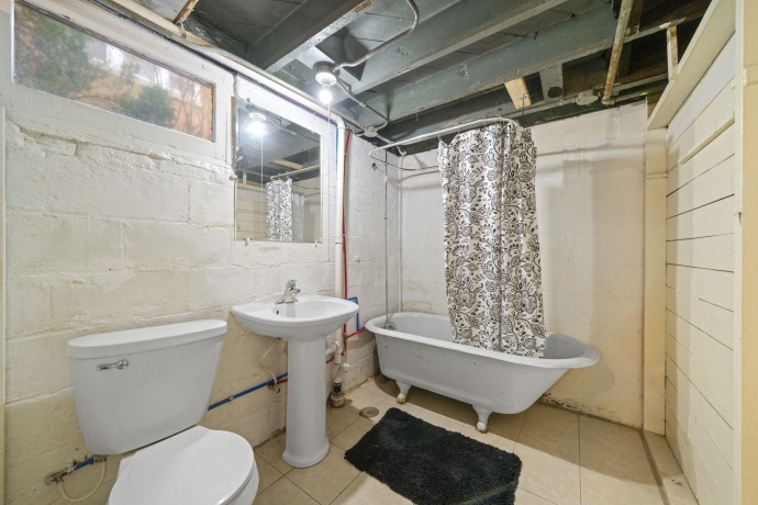 2229 Broadway, ROCKFORD, Illinois 61104, 4 Bedrooms Bedrooms, ,2 BathroomsBathrooms,House,For Sale,Broadway,202602468