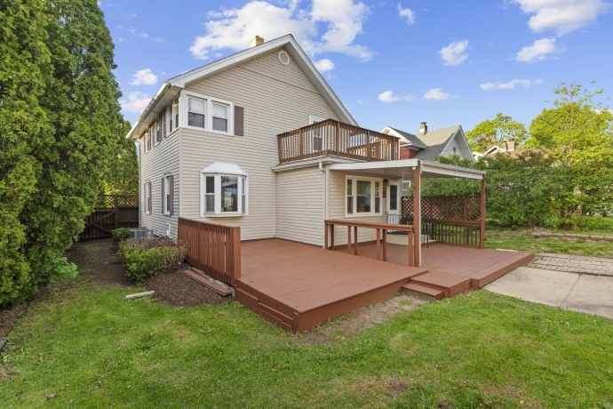 2229 Broadway, ROCKFORD, Illinois 61104, 4 Bedrooms Bedrooms, ,2 BathroomsBathrooms,House,For Sale,Broadway,202602468