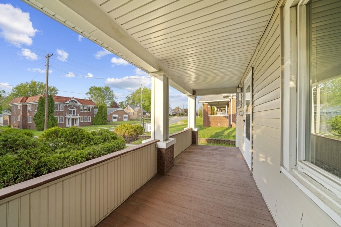 2229 Broadway, ROCKFORD, Illinois 61104, 4 Bedrooms Bedrooms, ,2 BathroomsBathrooms,House,For Sale,Broadway,202602468