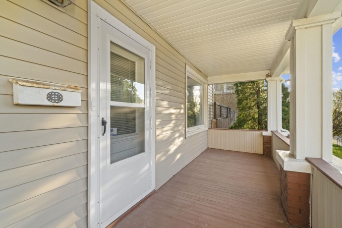 2229 Broadway, ROCKFORD, Illinois 61104, 4 Bedrooms Bedrooms, ,2 BathroomsBathrooms,House,For Sale,Broadway,202602468