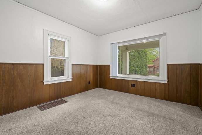 2229 Broadway, ROCKFORD, Illinois 61104, 4 Bedrooms Bedrooms, ,2 BathroomsBathrooms,House,For Sale,Broadway,202602468