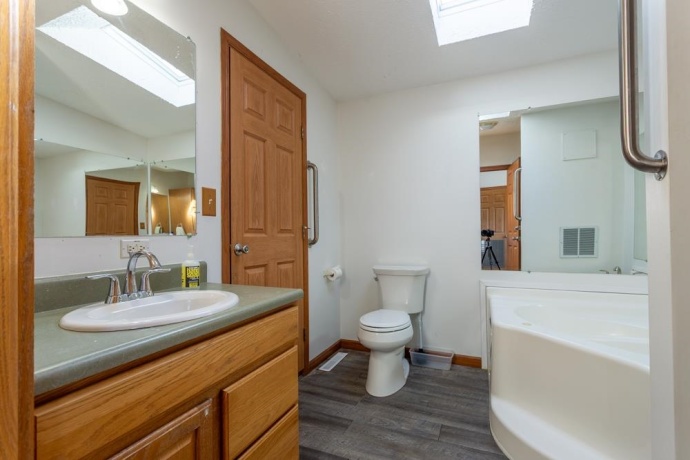 108 Smoke Signal, EAST DUBUQUE, Illinois 61025, 4 Bedrooms Bedrooms, ,2 BathroomsBathrooms,House,For Sale,Smoke Signal,202602470