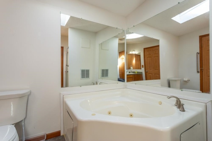 108 Smoke Signal, EAST DUBUQUE, Illinois 61025, 4 Bedrooms Bedrooms, ,2 BathroomsBathrooms,House,For Sale,Smoke Signal,202602470