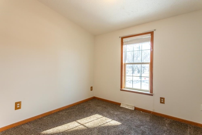 108 Smoke Signal, EAST DUBUQUE, Illinois 61025, 4 Bedrooms Bedrooms, ,2 BathroomsBathrooms,House,For Sale,Smoke Signal,202602470