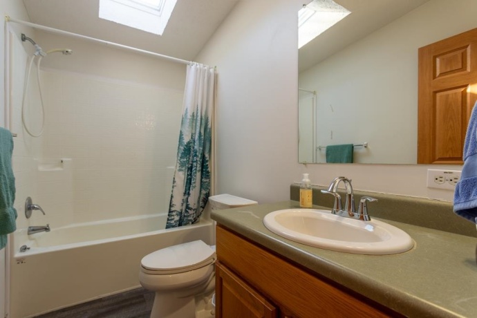 108 Smoke Signal, EAST DUBUQUE, Illinois 61025, 4 Bedrooms Bedrooms, ,2 BathroomsBathrooms,House,For Sale,Smoke Signal,202602470