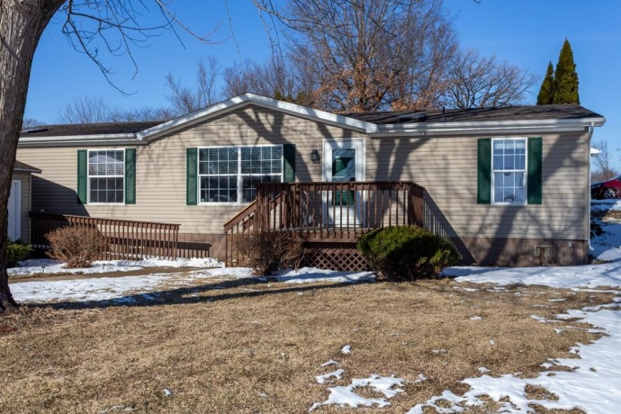 108 Smoke Signal, EAST DUBUQUE, Illinois 61025, 4 Bedrooms Bedrooms, ,2 BathroomsBathrooms,House,For Sale,Smoke Signal,202602470