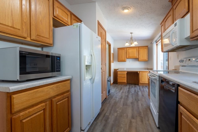 108 Smoke Signal, EAST DUBUQUE, Illinois 61025, 4 Bedrooms Bedrooms, ,2 BathroomsBathrooms,House,For Sale,Smoke Signal,202602470