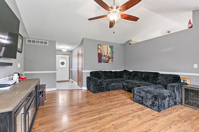 7081 Mullinshire, MACHESNEY PARK, Illinois 61115, 3 Bedrooms Bedrooms, ,2 BathroomsBathrooms,House,For Sale,Mullinshire,202602472