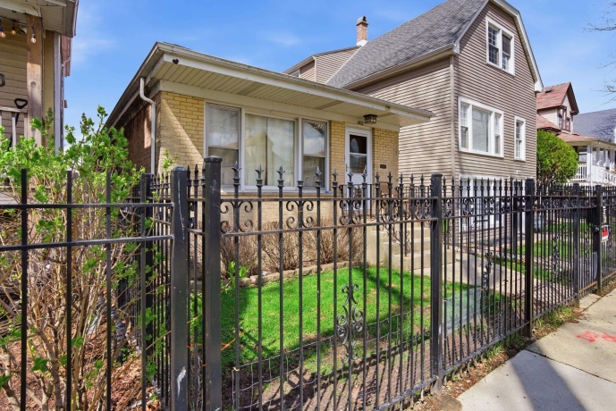 4622 Springfield, CHICAGO, Illinois 60625, 3 Bedrooms Bedrooms, ,2 BathroomsBathrooms,House,For Sale,Springfield,202601891