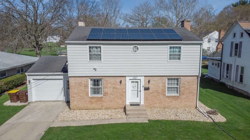 1437 Walnut, FREEPORT, Illinois 61032, 3 Bedrooms Bedrooms, ,1 BathroomBathrooms,House,For Sale,Walnut,202602203