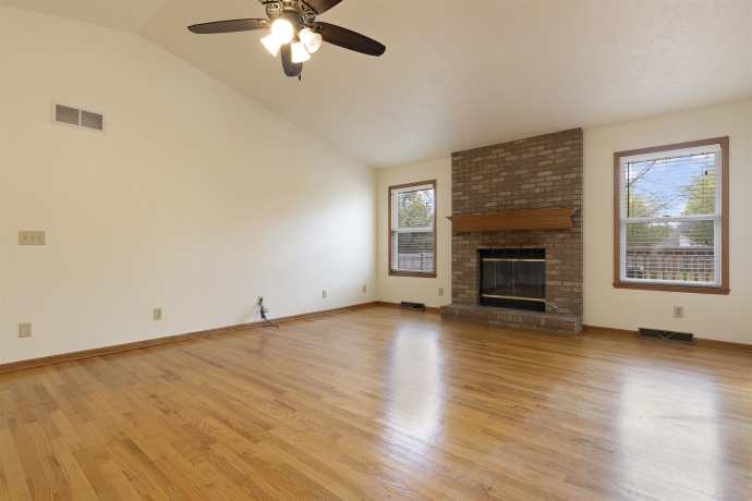 207 Sherman, POPLAR GROVE, Illinois 61065, 3 Bedrooms Bedrooms, ,2 BathroomsBathrooms,House,For Sale,Sherman,202602476