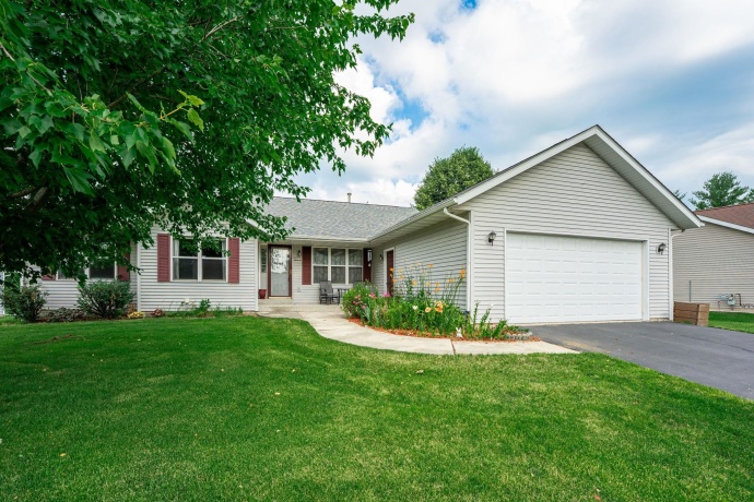 211 CARSON, POPLAR GROVE, Illinois 61065, 3 Bedrooms Bedrooms, ,3 BathroomsBathrooms,House,For Sale,CARSON,202602479