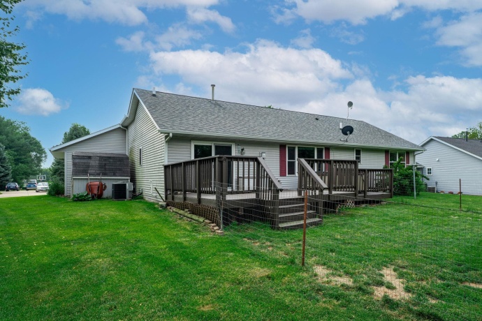 211 CARSON, POPLAR GROVE, Illinois 61065, 3 Bedrooms Bedrooms, ,3 BathroomsBathrooms,House,For Sale,CARSON,202602479