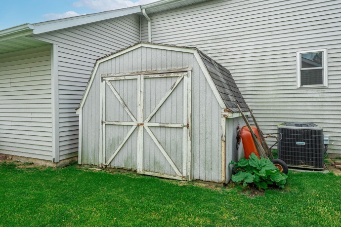 211 CARSON, POPLAR GROVE, Illinois 61065, 3 Bedrooms Bedrooms, ,3 BathroomsBathrooms,House,For Sale,CARSON,202602479