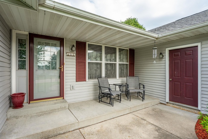 211 CARSON, POPLAR GROVE, Illinois 61065, 3 Bedrooms Bedrooms, ,3 BathroomsBathrooms,House,For Sale,CARSON,202602479