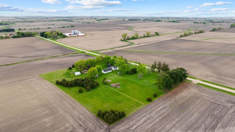 8162 Perryville, CHERRY VALLEY, Illinois 61016, 2 Bedrooms Bedrooms, ,1 BathroomBathrooms,House,For Sale,Perryville,202602481