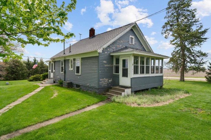 8162 Perryville, CHERRY VALLEY, Illinois 61016, 2 Bedrooms Bedrooms, ,1 BathroomBathrooms,House,For Sale,Perryville,202602481