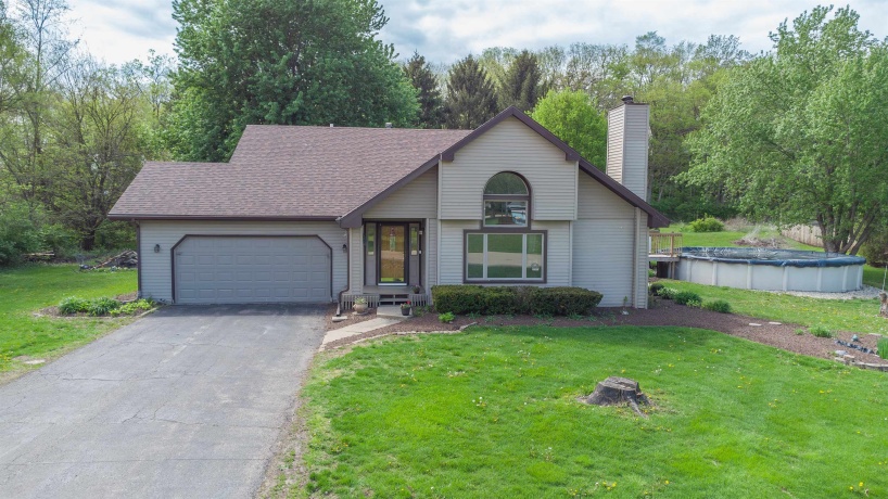 4973 Lawnside, BYRON, Illinois 61010, 3 Bedrooms Bedrooms, ,2 BathroomsBathrooms,House,For Sale,Lawnside,202602483