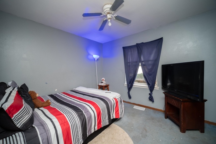 2402 Rockwell, ROCKFORD, Illinois 61101, 4 Bedrooms Bedrooms, ,1 BathroomBathrooms,House,For Sale,Rockwell,202602485