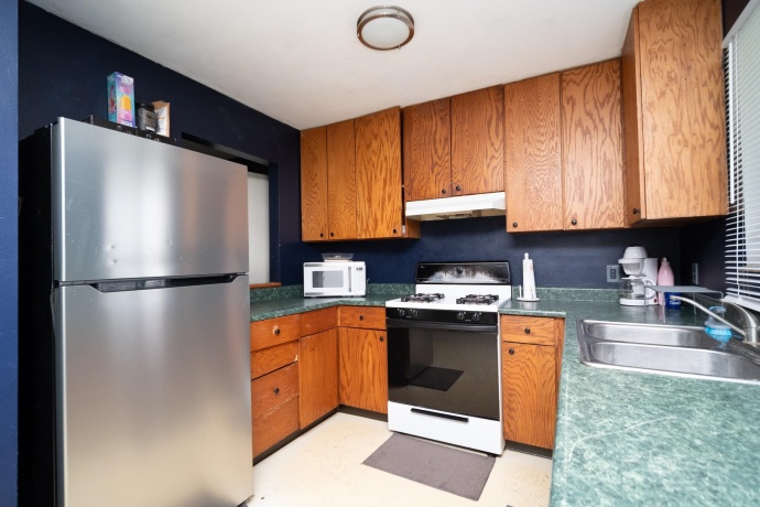 2402 Rockwell, ROCKFORD, Illinois 61101, 4 Bedrooms Bedrooms, ,1 BathroomBathrooms,House,For Sale,Rockwell,202602485
