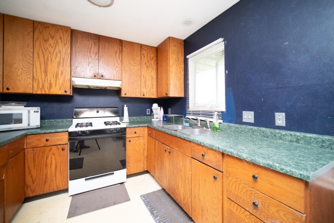 2402 Rockwell, ROCKFORD, Illinois 61101, 4 Bedrooms Bedrooms, ,1 BathroomBathrooms,House,For Sale,Rockwell,202602485
