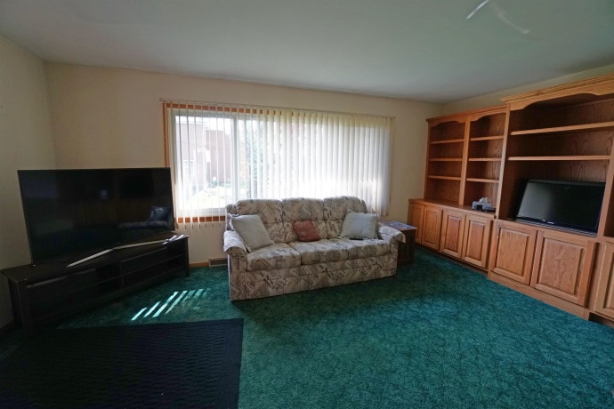 201 Jackson, HANOVER, Illinois 61041, 4 Bedrooms Bedrooms, ,2 BathroomsBathrooms,House,For Sale,Jackson,202602486