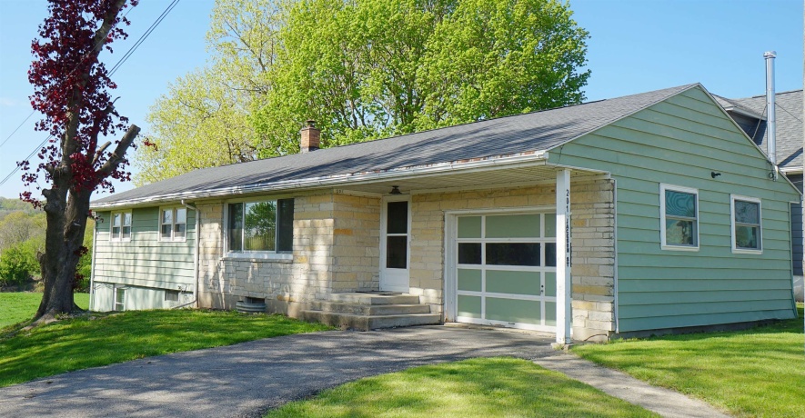201 Jackson, HANOVER, Illinois 61041, 4 Bedrooms Bedrooms, ,2 BathroomsBathrooms,House,For Sale,Jackson,202602486