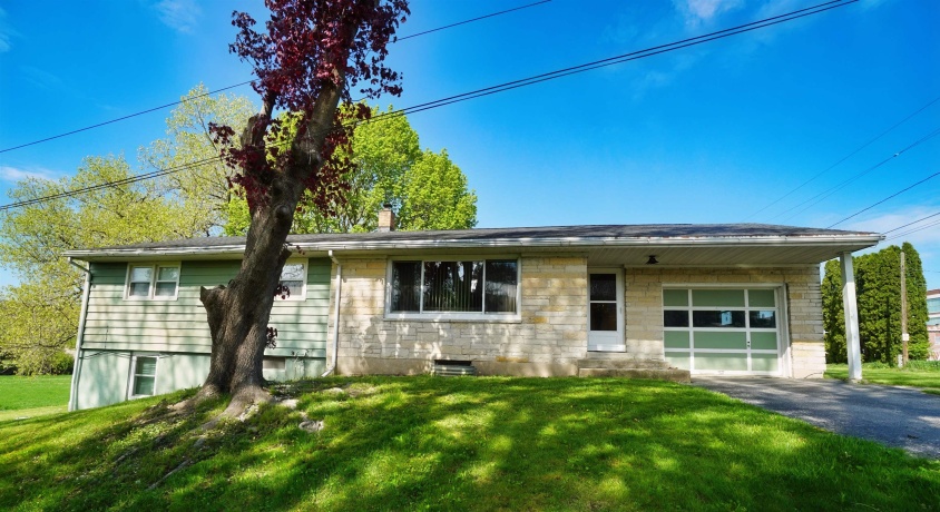 201 Jackson, HANOVER, Illinois 61041, 4 Bedrooms Bedrooms, ,2 BathroomsBathrooms,House,For Sale,Jackson,202602486