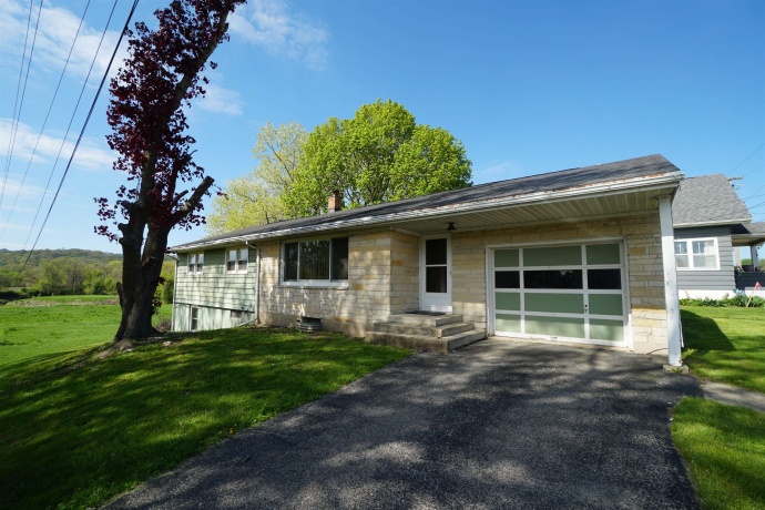 201 Jackson, HANOVER, Illinois 61041, 4 Bedrooms Bedrooms, ,2 BathroomsBathrooms,House,For Sale,Jackson,202602486