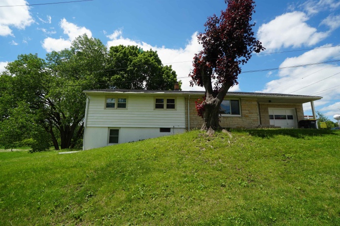 201 Jackson, HANOVER, Illinois 61041, 4 Bedrooms Bedrooms, ,2 BathroomsBathrooms,House,For Sale,Jackson,202602486