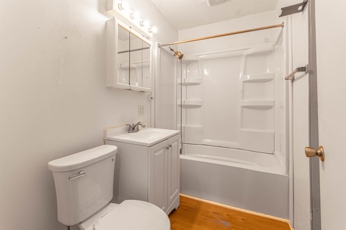 2012 17th, ROCKFORD, Illinois 61104, 2 Bedrooms Bedrooms, ,1 BathroomBathrooms,House,For Sale,17th,202602491