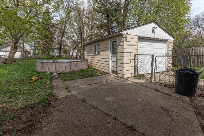 2012 17th, ROCKFORD, Illinois 61104, 2 Bedrooms Bedrooms, ,1 BathroomBathrooms,House,For Sale,17th,202602491