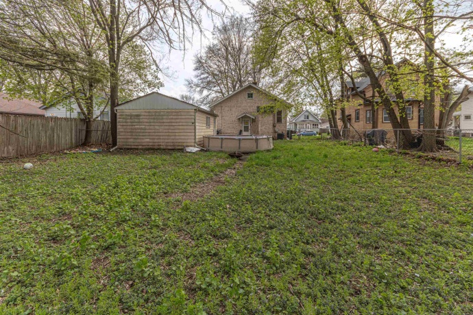 2012 17th, ROCKFORD, Illinois 61104, 2 Bedrooms Bedrooms, ,1 BathroomBathrooms,House,For Sale,17th,202602491
