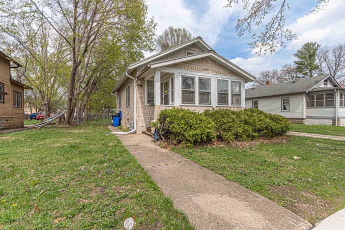 2012 17th, ROCKFORD, Illinois 61104, 2 Bedrooms Bedrooms, ,1 BathroomBathrooms,House,For Sale,17th,202602491