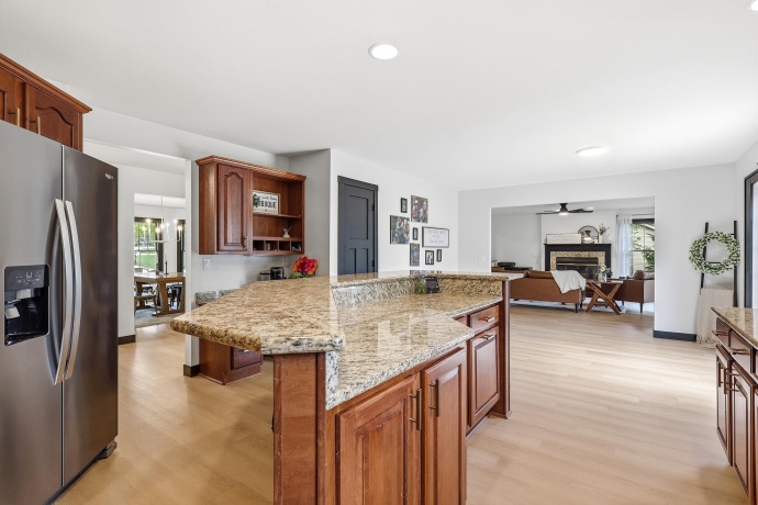 71 Ford, EAST DUBUQUE, Illinois 61025, 5 Bedrooms Bedrooms, ,3 BathroomsBathrooms,House,For Sale,Ford,202602492