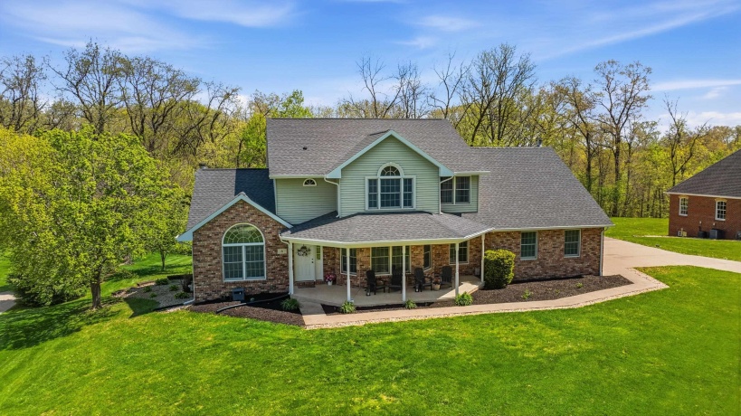 71 Ford, EAST DUBUQUE, Illinois 61025, 5 Bedrooms Bedrooms, ,3 BathroomsBathrooms,House,For Sale,Ford,202602492