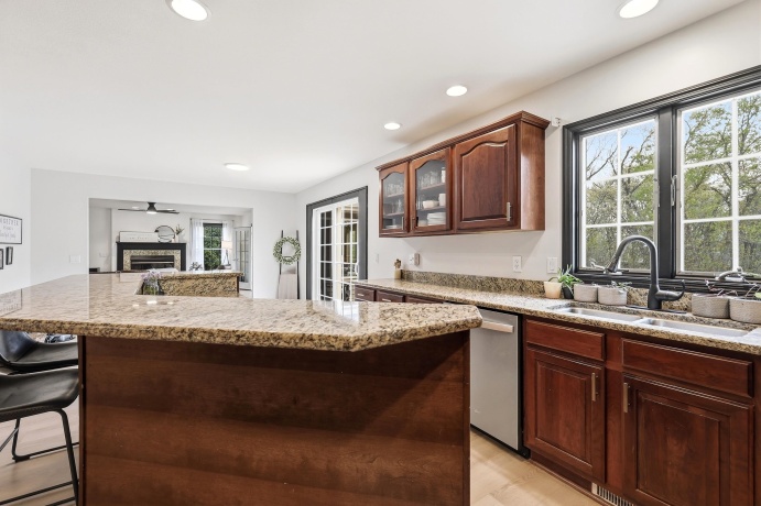 71 Ford, EAST DUBUQUE, Illinois 61025, 5 Bedrooms Bedrooms, ,3 BathroomsBathrooms,House,For Sale,Ford,202602492