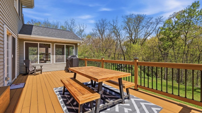 71 Ford, EAST DUBUQUE, Illinois 61025, 5 Bedrooms Bedrooms, ,3 BathroomsBathrooms,House,For Sale,Ford,202602492