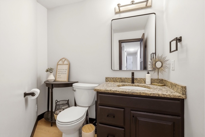 71 Ford, EAST DUBUQUE, Illinois 61025, 5 Bedrooms Bedrooms, ,3 BathroomsBathrooms,House,For Sale,Ford,202602492