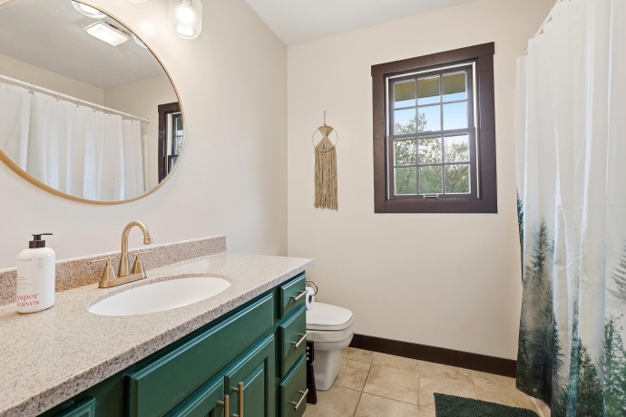 71 Ford, EAST DUBUQUE, Illinois 61025, 5 Bedrooms Bedrooms, ,3 BathroomsBathrooms,House,For Sale,Ford,202602492