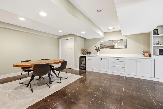 71 Ford, EAST DUBUQUE, Illinois 61025, 5 Bedrooms Bedrooms, ,3 BathroomsBathrooms,House,For Sale,Ford,202602492